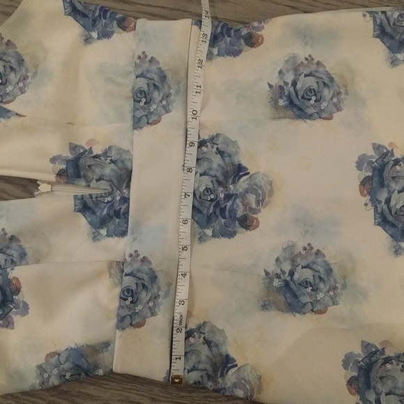 Beautiful dress by Chelsea 🌸🍀💖 - Picture 9 of 12